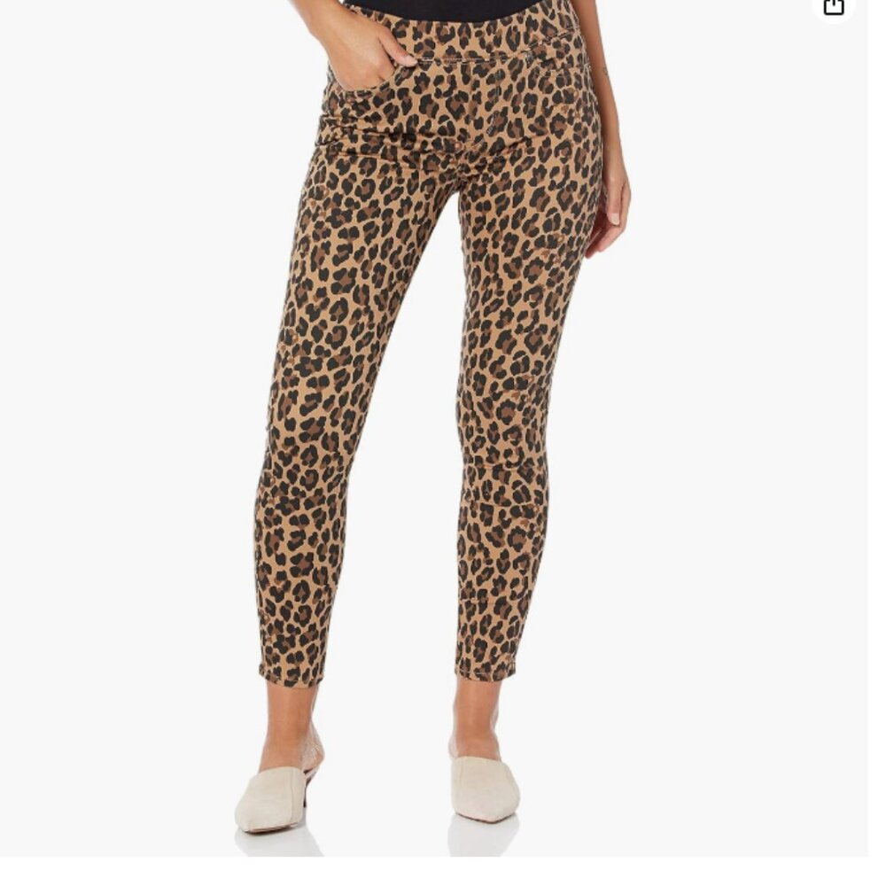 Levi Strauss Signature Gold Women's Totally Shaping Pull-on Skinny Jeans